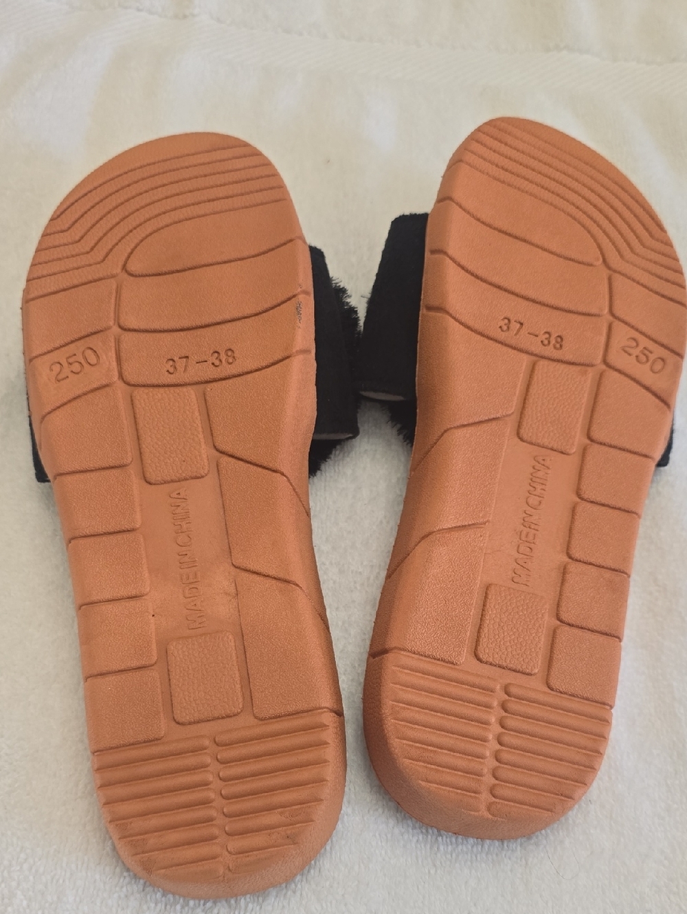 NWOT La-a SOLE Pom-Pom Sandals - Picture 5 of 5